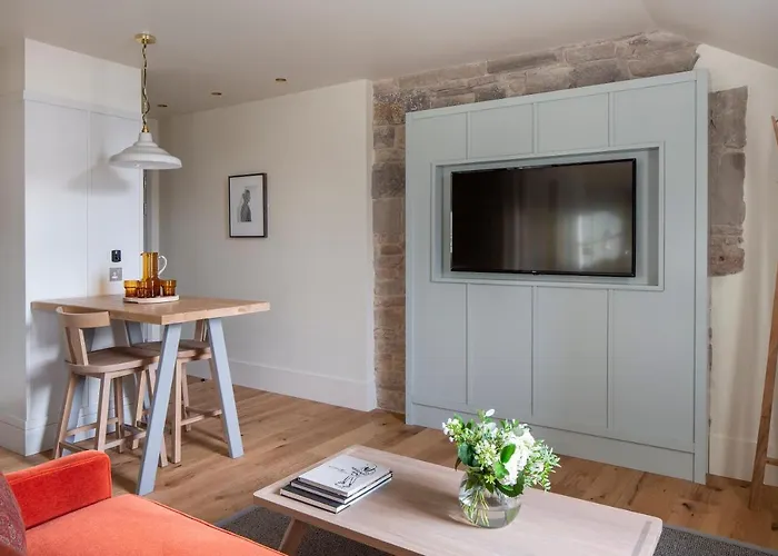 Abbey Strand Apartments, At Holyrood