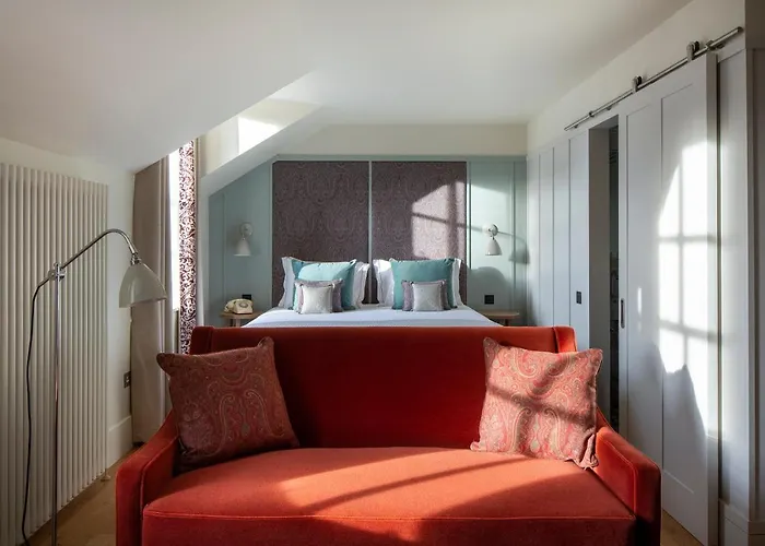 Cheval Abbey Strand Apartments, At Holyrood